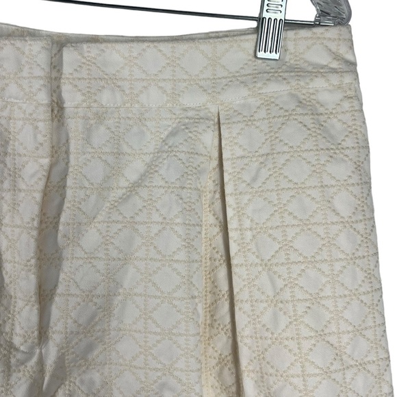 RYEGRASS Ivory Textured Pleated Shorts | Plus Size 16/4” - Picture 3 of 10